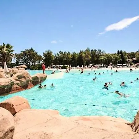 With One Bedroom In With Wonderful Sea View Shared Pool And Furnished Garden 1 Km From The Beach Appartement Grimaud